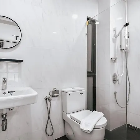 Nowhere 2Br & 2Bath Apartment With Balcony @ Reizz Residences Kuala Lumpur Exterior photo