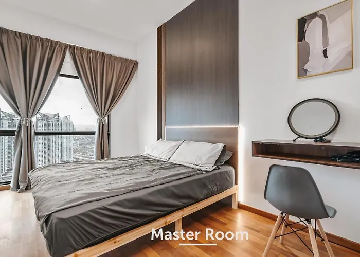 Nowhere 2Br & 2Bath Apartment With Balcony @ Reizz Residences