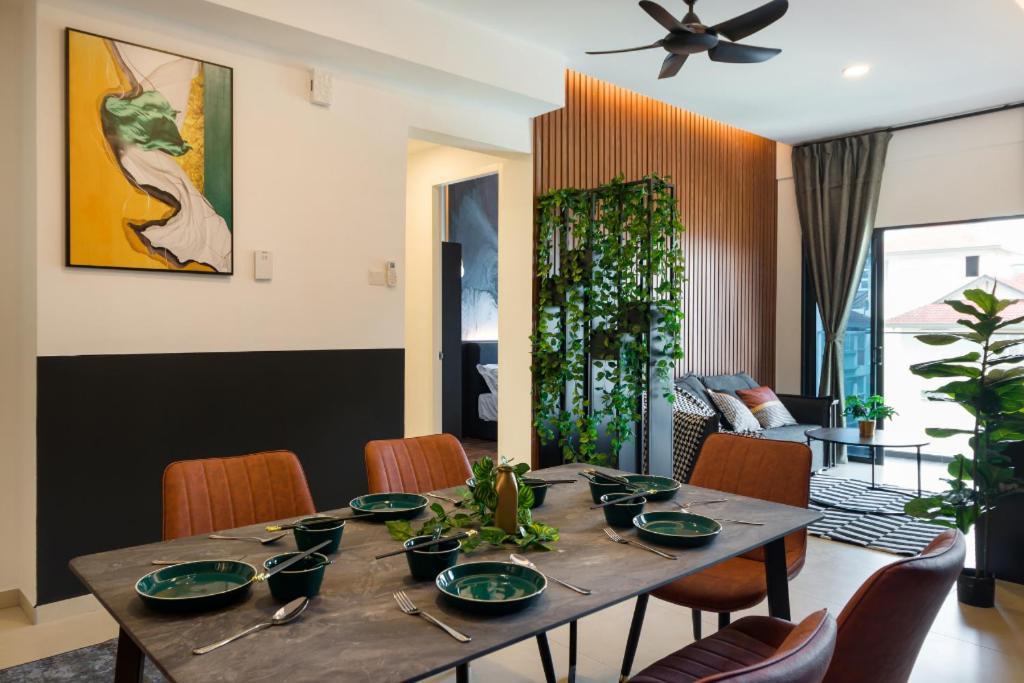 Nowhere 2br & 2bath With Balcony @ Reizz Residences Apartment *