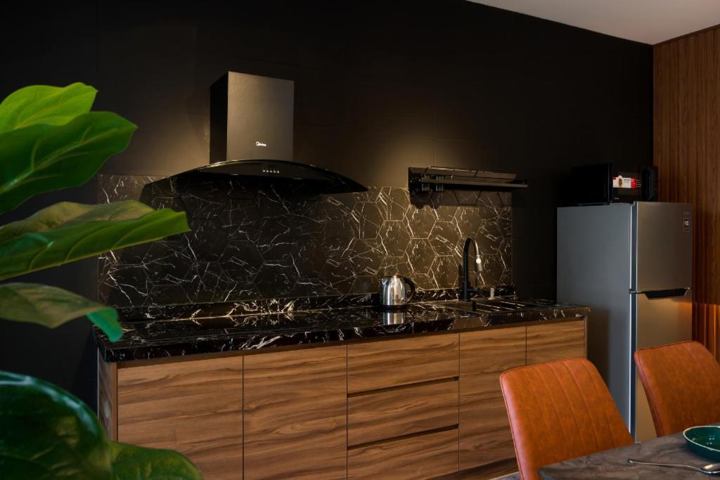 Apartment Nowhere 2br & 2bath With Balcony @ Reizz Residences *