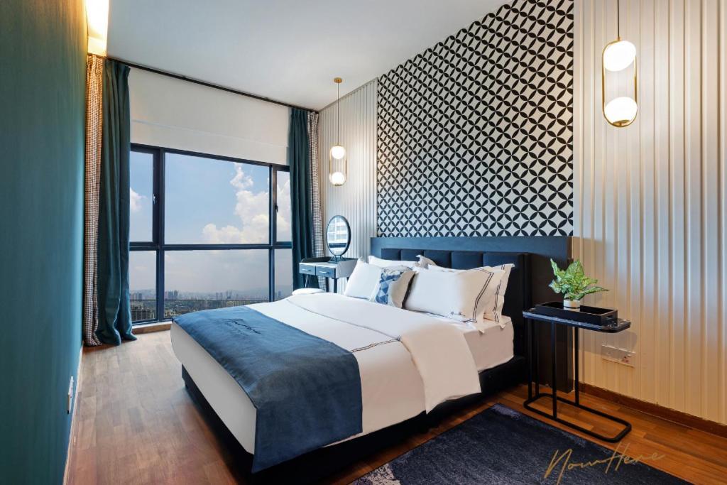 Nowhere 2br & 2bath With Balcony @ Reizz Residences Apartment