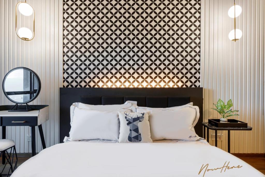 Nowhere 2br & 2bath With Balcony @ Reizz Residences *