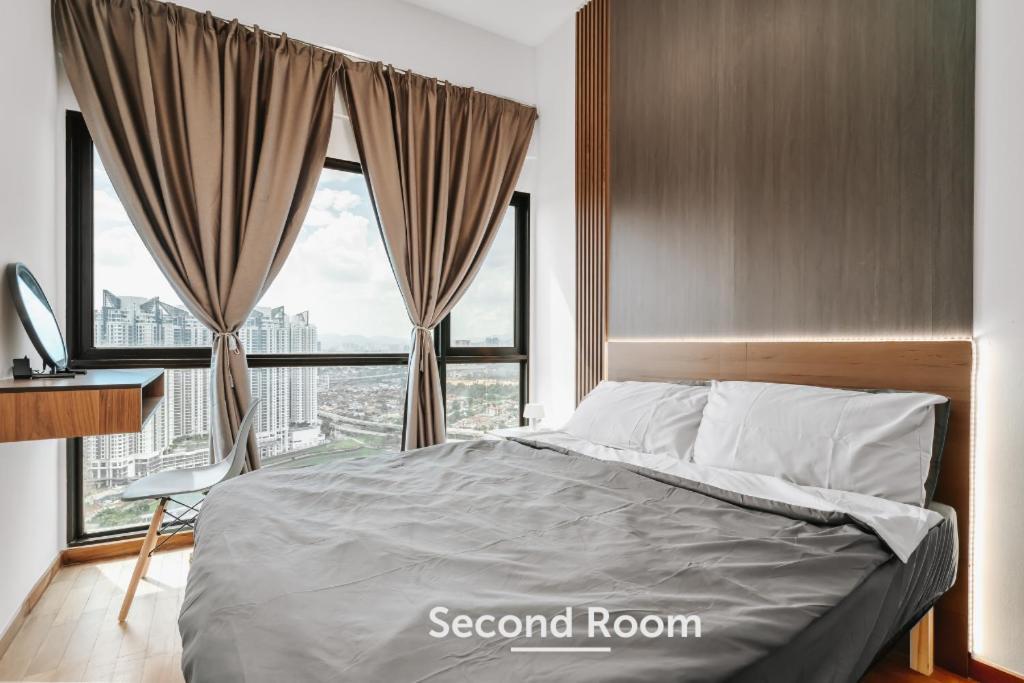 Nowhere 2br & 2bath With Balcony @ Reizz Residences * Kuala Lumpur
