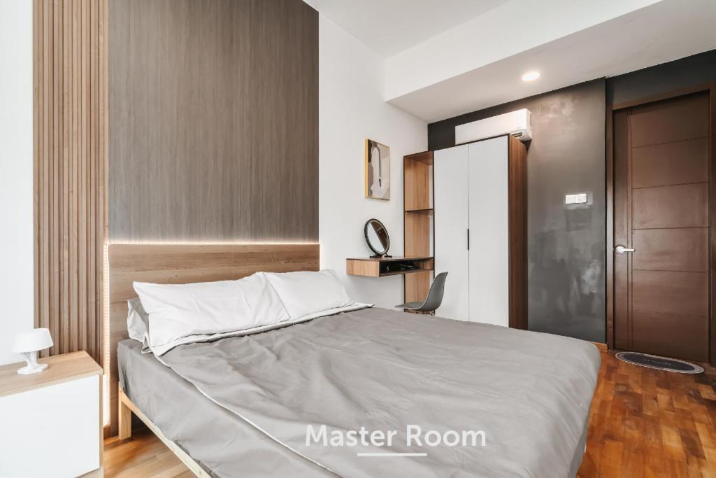 Nowhere 2br & 2bath With Balcony @ Reizz Residences Apartment *