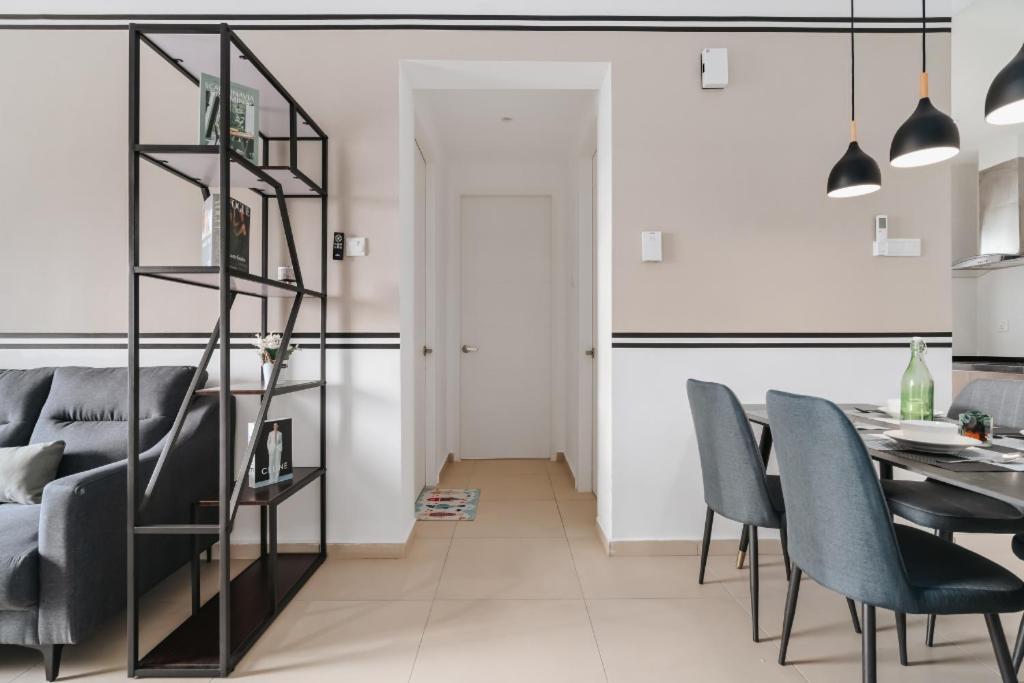 Nowhere 2br & 2bath With Balcony @ Reizz Residences * Kuala Lumpur